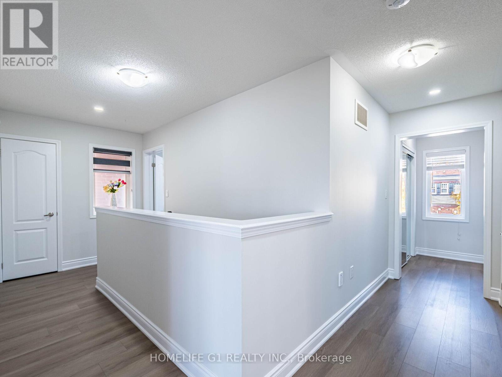 8 Locomotive Crescent, Brampton, Ontario  L7A 0T7 - Photo 26 - W12458380