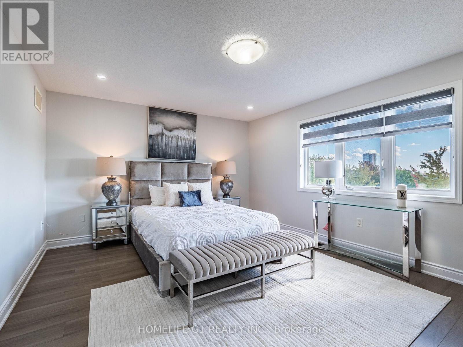 8 Locomotive Crescent, Brampton, Ontario  L7A 0T7 - Photo 29 - W12458380