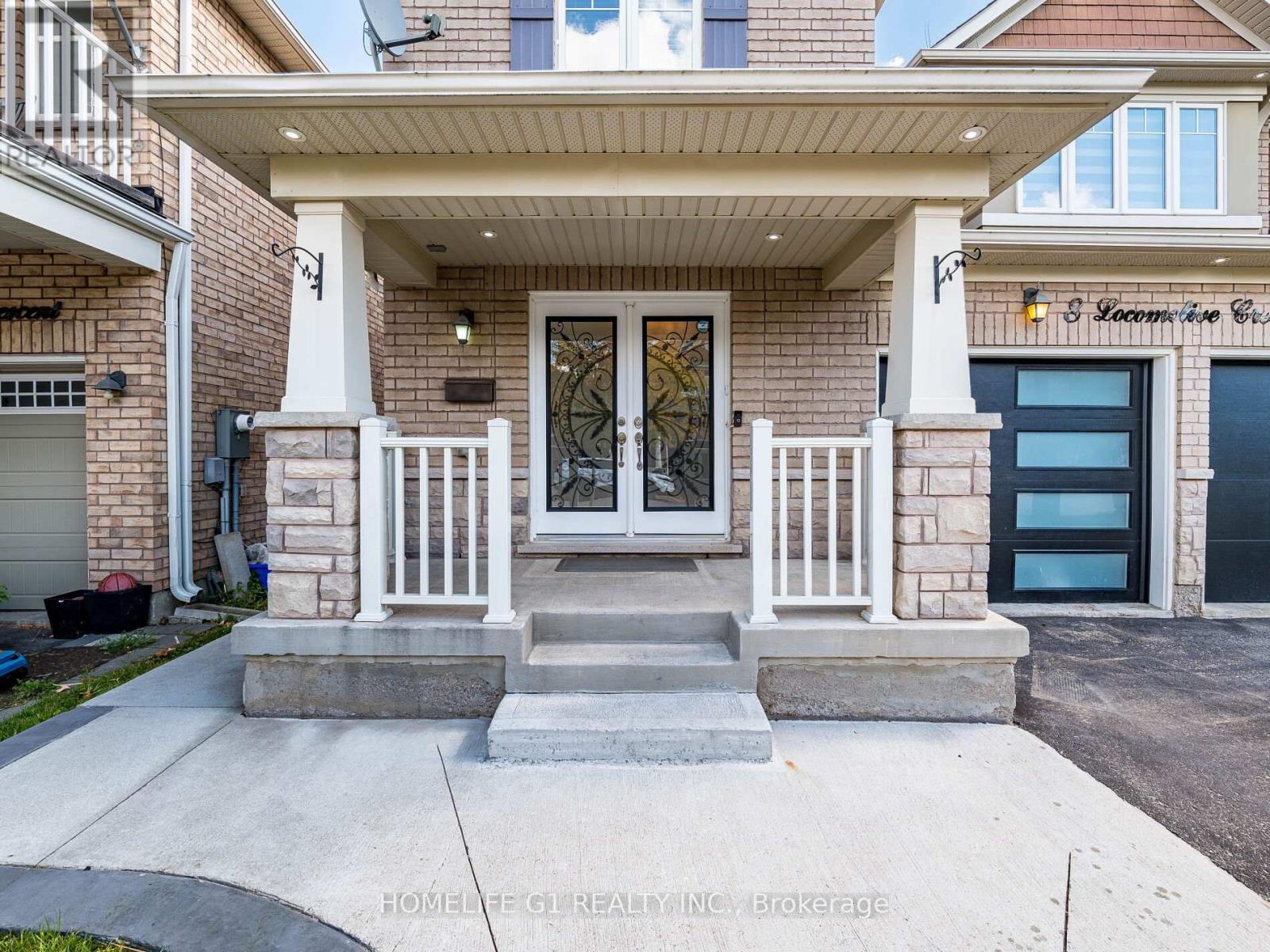 8 Locomotive Crescent, Brampton, Ontario  L7A 0T7 - Photo 3 - W12458380