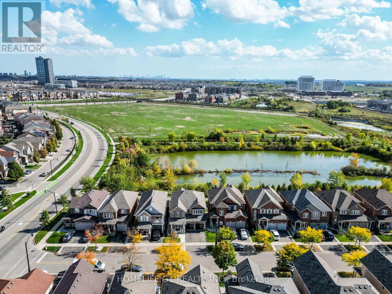 8 Locomotive Crescent, Brampton, Ontario  L7A 0T7 - Photo 4 - W12458380