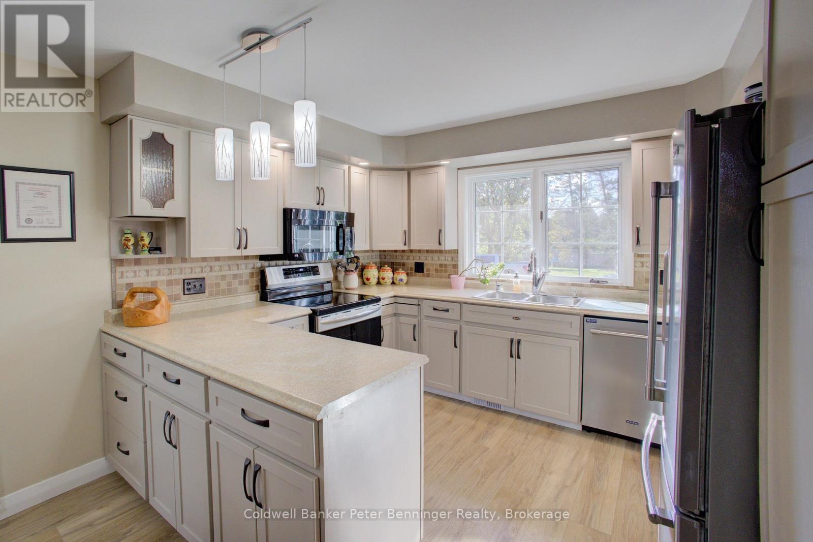 22 John Street, Arran-Elderslie, Ontario  N0H 2N0 - Photo 12 - X12458419