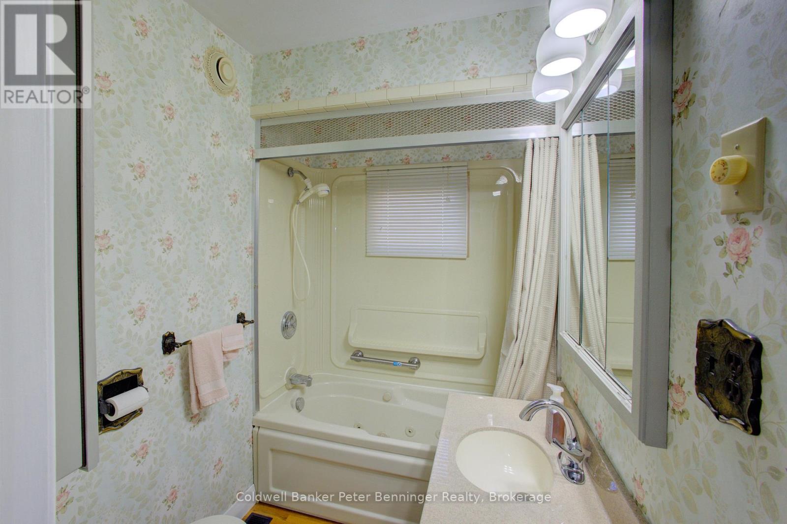 22 John Street, Arran-Elderslie, Ontario  N0H 2N0 - Photo 18 - X12458419