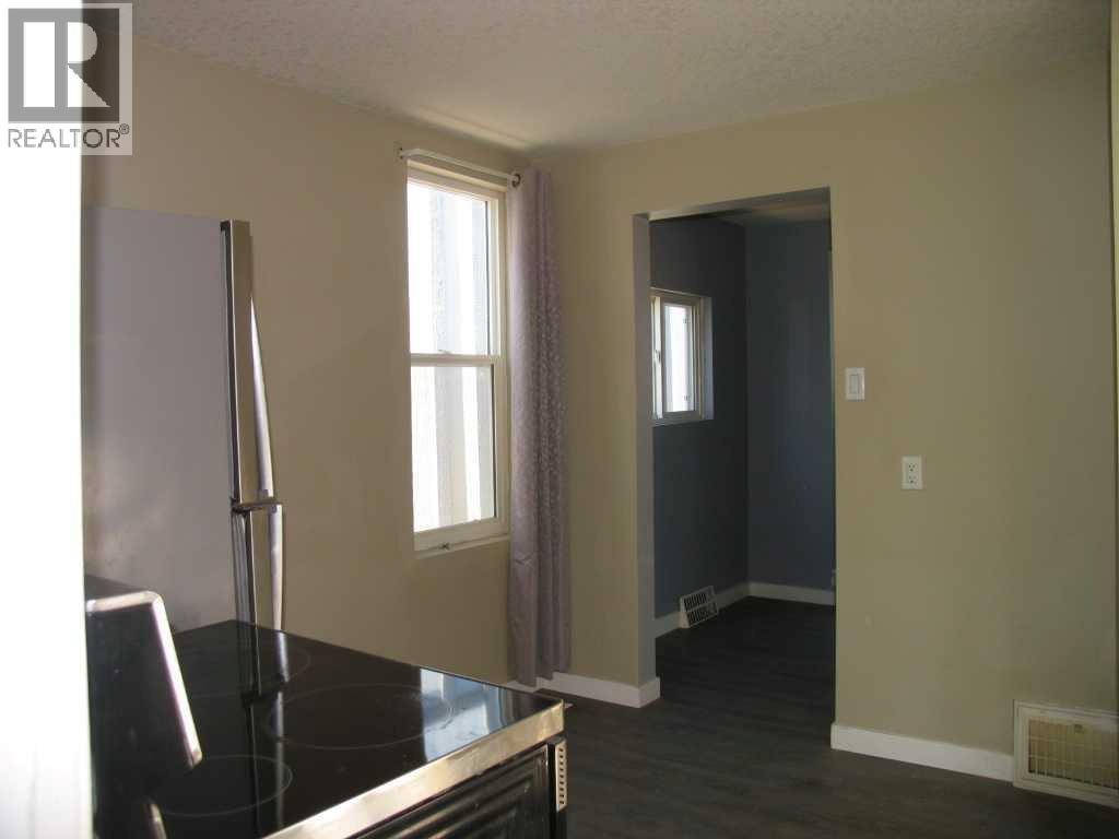 807 Broadway Street, Standard, Alberta  T0J 3G0 - Photo 10 - A2250828