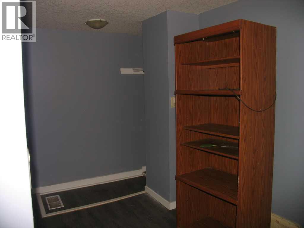 807 Broadway Street, Standard, Alberta  T0J 3G0 - Photo 7 - A2250828