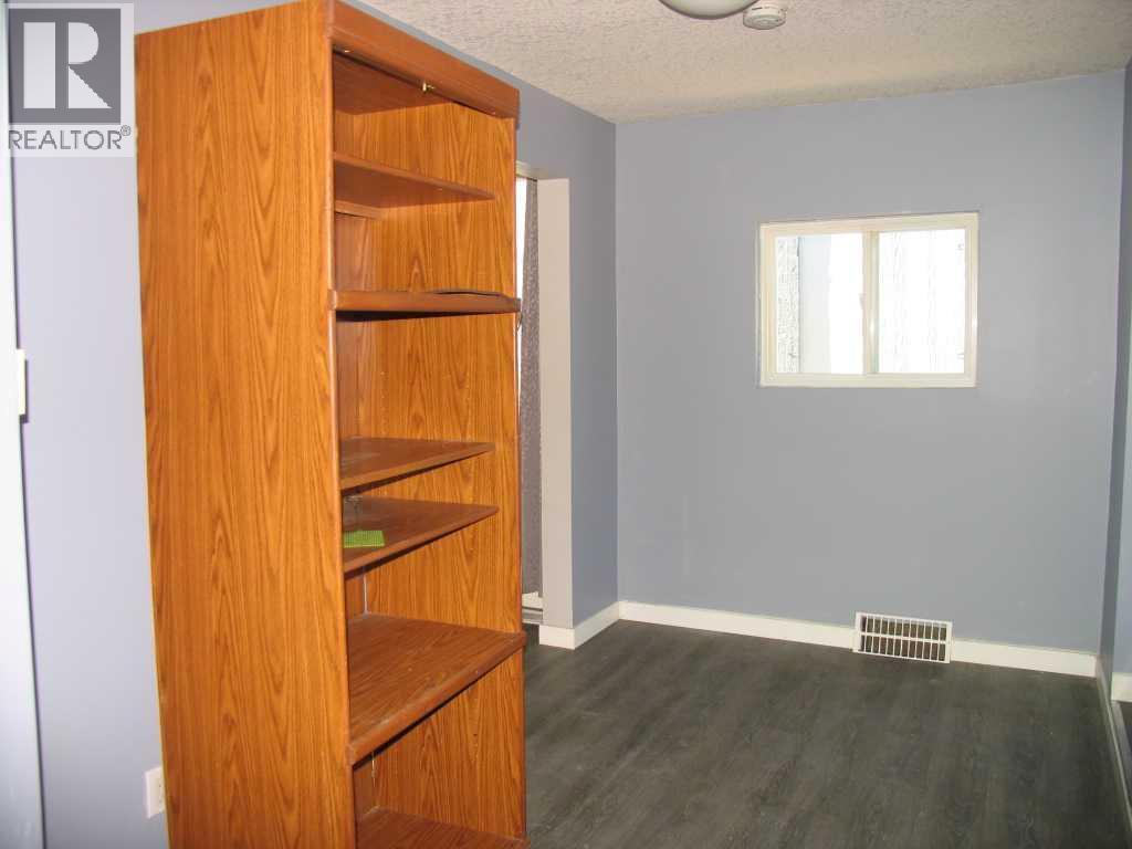 807 Broadway Street, Standard, Alberta  T0J 3G0 - Photo 8 - A2250828