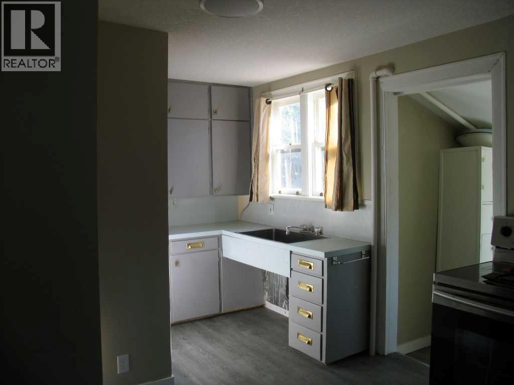 807 Broadway Street, Standard, Alberta  T0J 3G0 - Photo 13 - A2250828