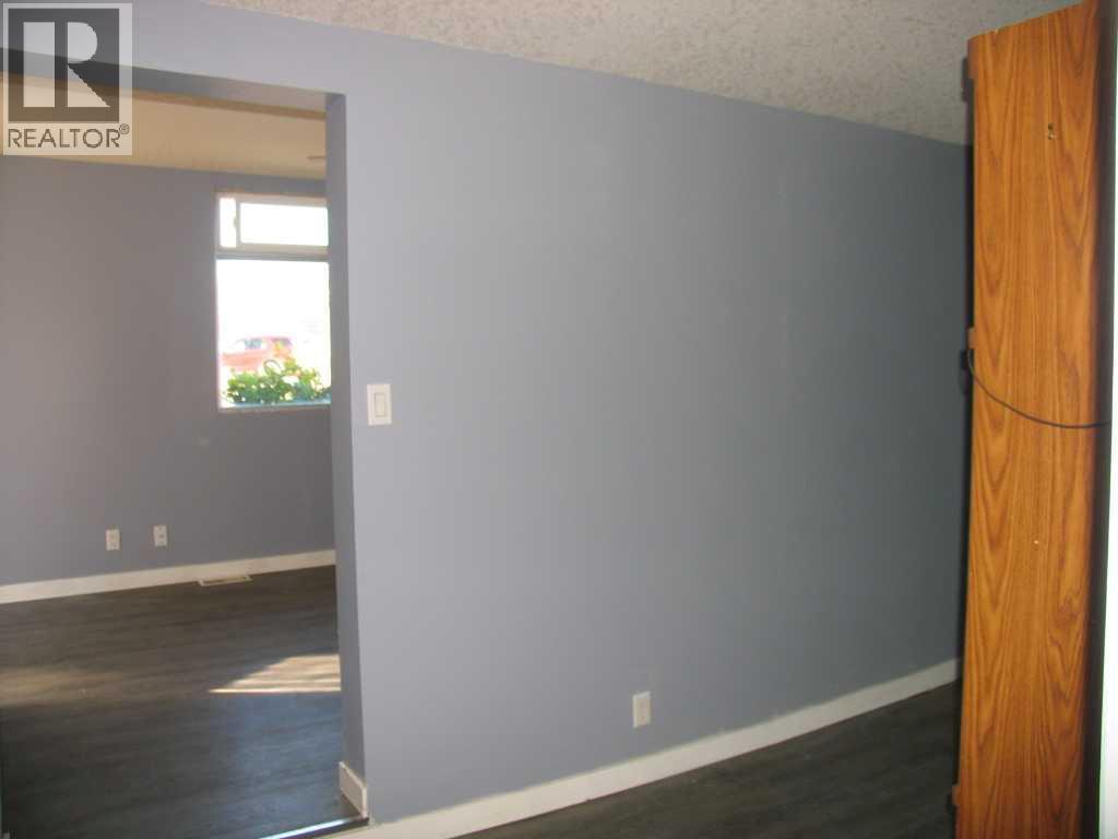807 Broadway Street, Standard, Alberta  T0J 3G0 - Photo 11 - A2250828