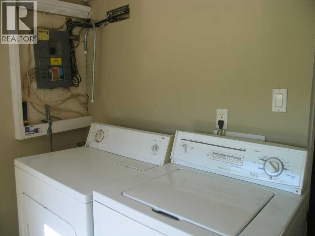 807 Broadway Street, Standard, Alberta  T0J 3G0 - Photo 17 - A2250828