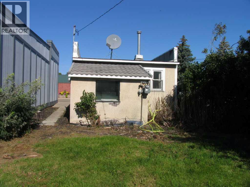 807 Broadway Street, Standard, Alberta  T0J 3G0 - Photo 24 - A2250828