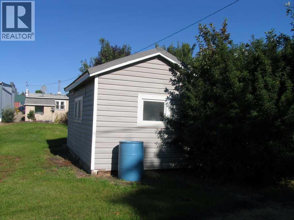 807 Broadway Street, Standard, Alberta  T0J 3G0 - Photo 23 - A2250828