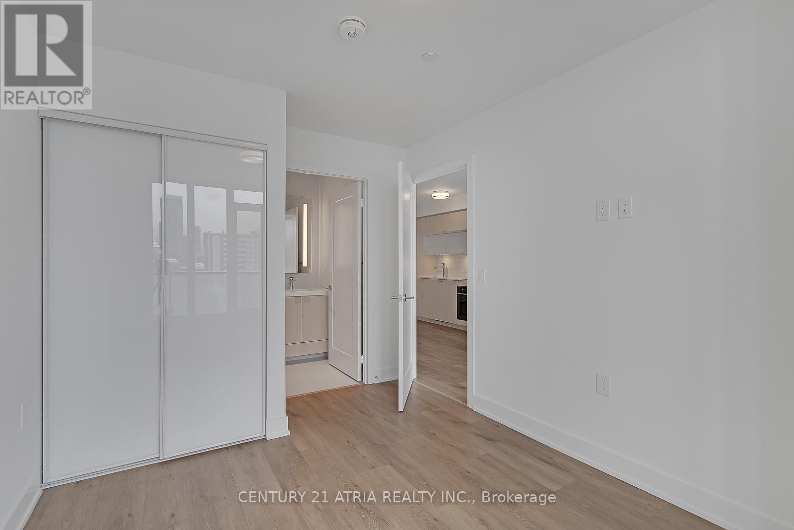 1610 - 575 Bloor Street E, Toronto, Ontario  M4W 0B2 - Photo 9 - C12458389
