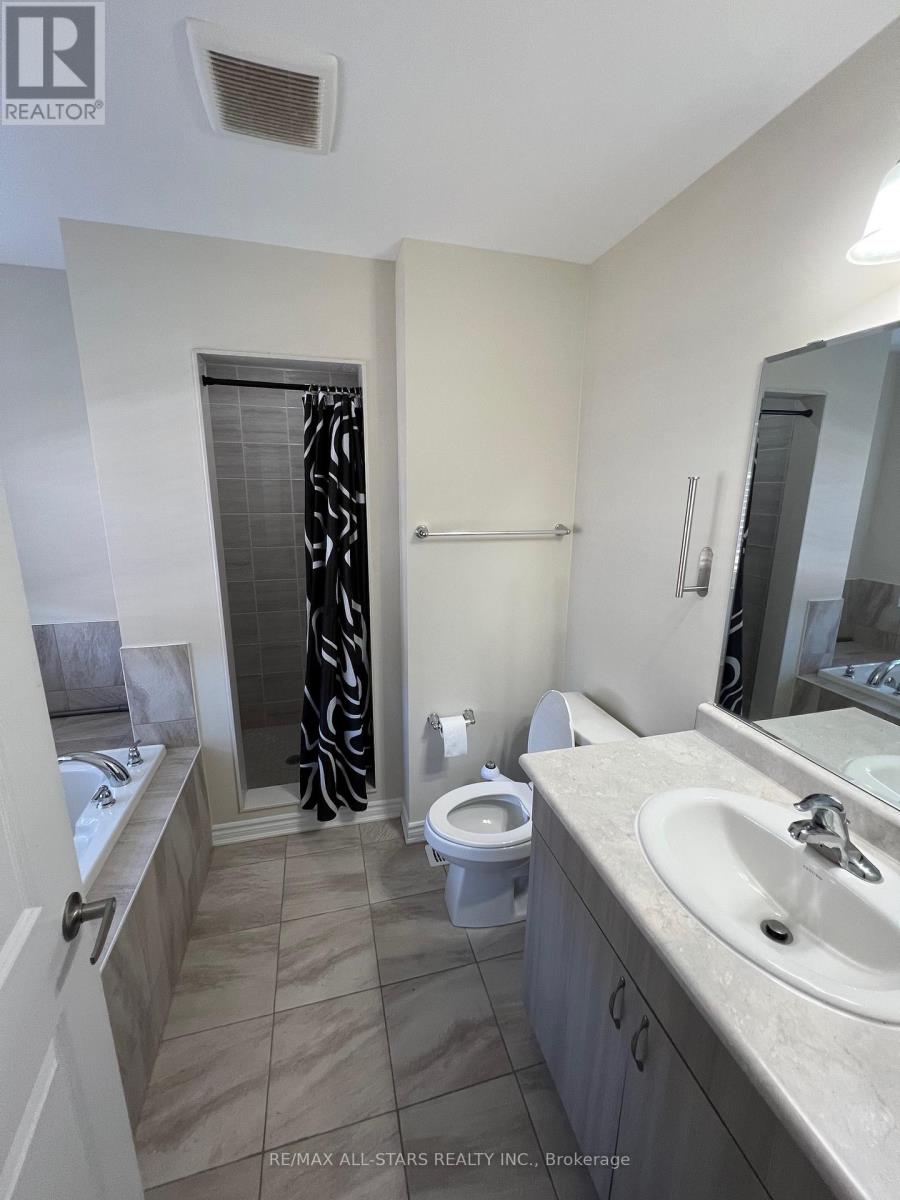 12 Westfield Drive, Whitby, Ontario  L1P 0E9 - Photo 7 - E12458388