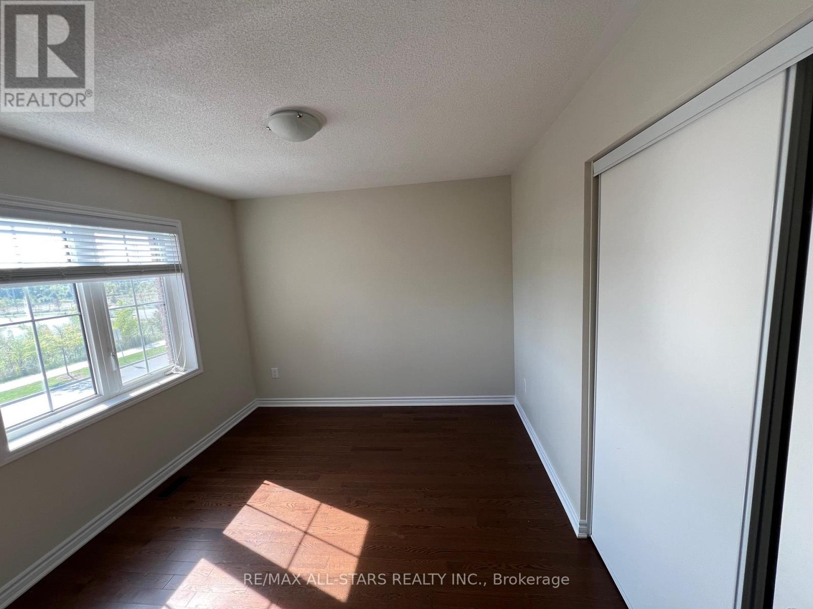 12 Westfield Drive, Whitby, Ontario  L1P 0E9 - Photo 9 - E12458388