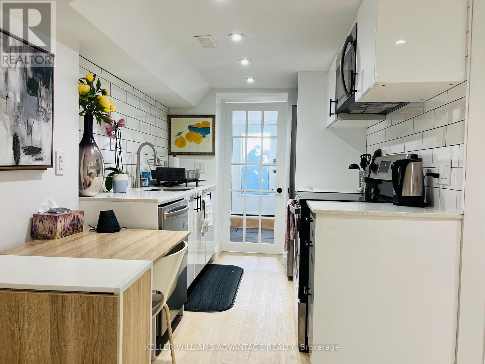 Unit B - 12 Kimberley Avenue W, Toronto, Ontario  M4E 2Z2 - Photo 5 - E12458414