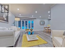 28 SKYRIDGE ROAD, Toronto, Ontario