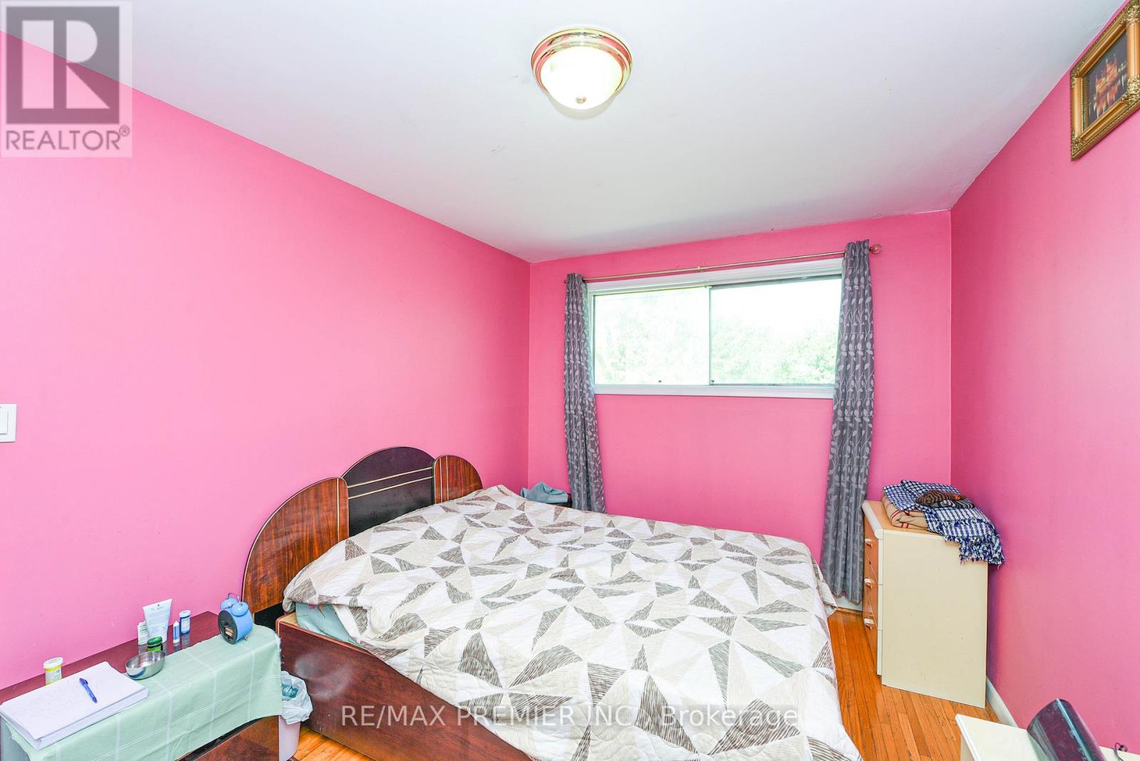 35 Taysham Crescent, Toronto, Ontario  M9V 1X1 - Photo 13 - W12454132