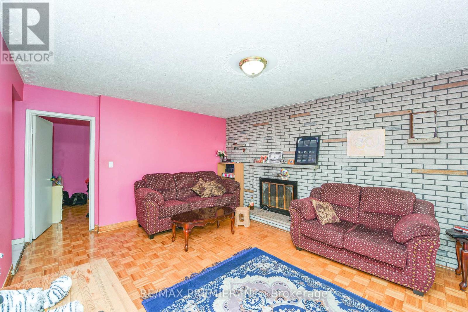 35 Taysham Crescent, Toronto, Ontario  M9V 1X1 - Photo 22 - W12454132