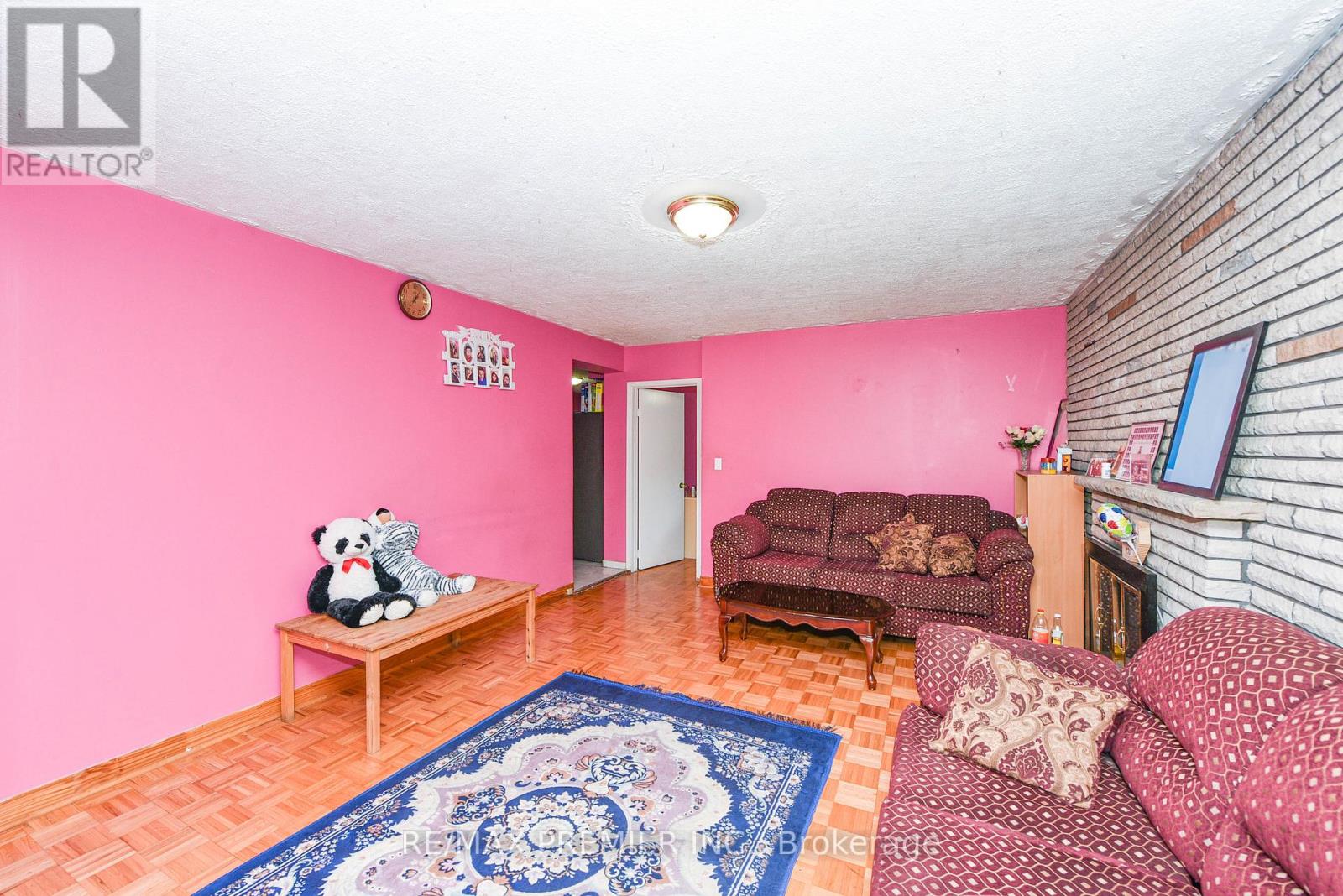 35 Taysham Crescent, Toronto, Ontario  M9V 1X1 - Photo 23 - W12454132