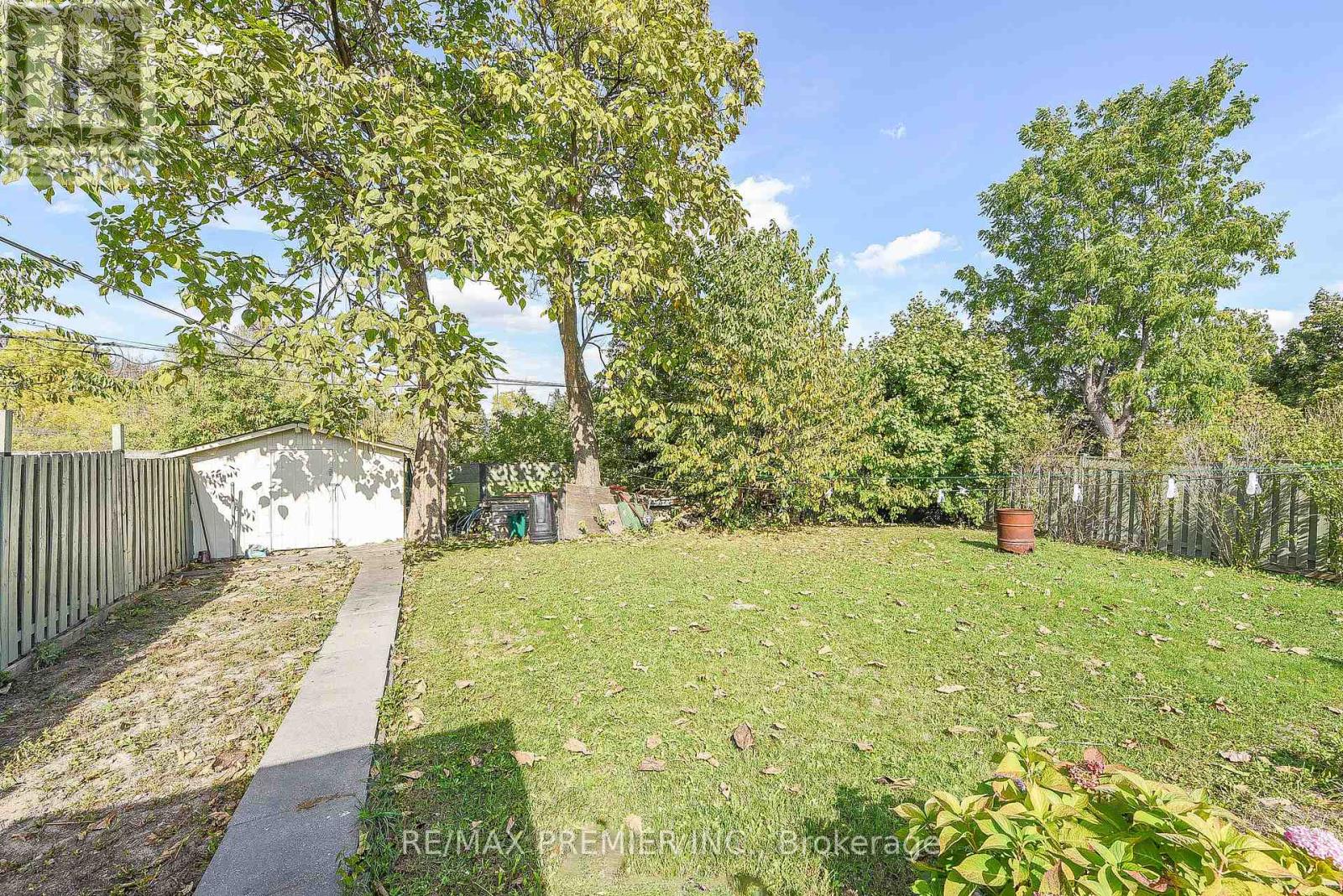 35 Taysham Crescent, Toronto, Ontario  M9V 1X1 - Photo 32 - W12454132