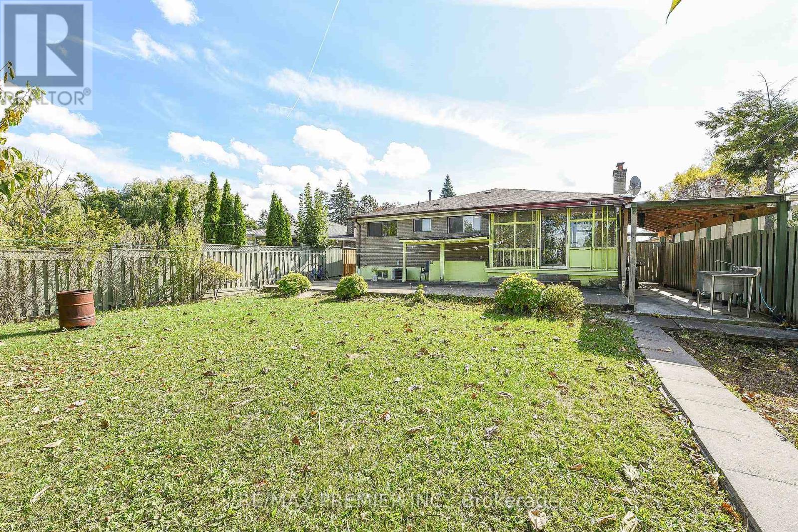 35 Taysham Crescent, Toronto, Ontario  M9V 1X1 - Photo 33 - W12454132