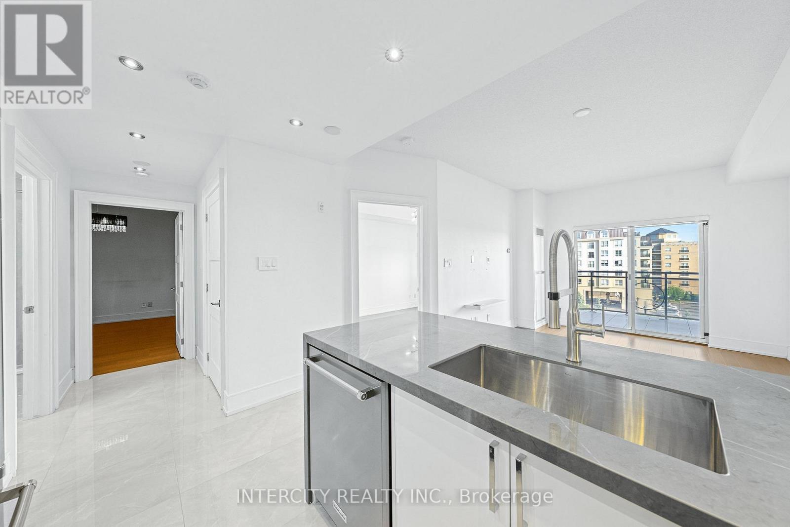 520 - 8 Maison Parc Court, Vaughan, Ontario  L4J 9K5 - Photo 15 - N12458393