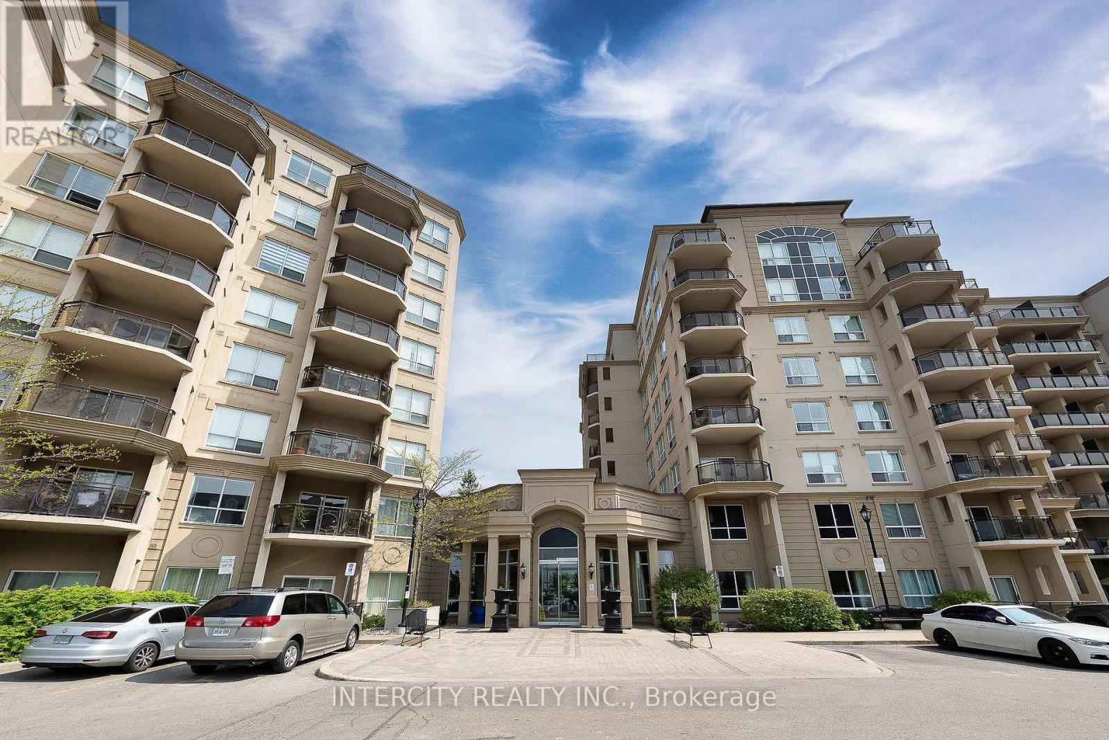 520 - 8 Maison Parc Court, Vaughan, Ontario  L4J 9K5 - Photo 2 - N12458393