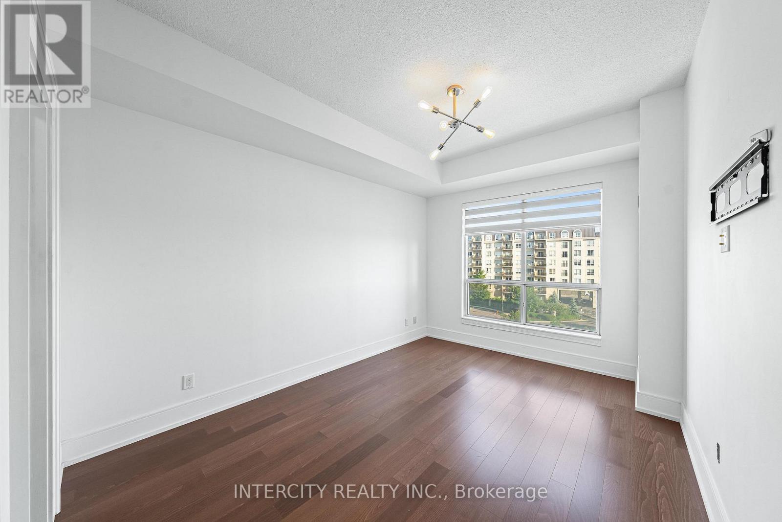 520 - 8 Maison Parc Court, Vaughan, Ontario  L4J 9K5 - Photo 21 - N12458393