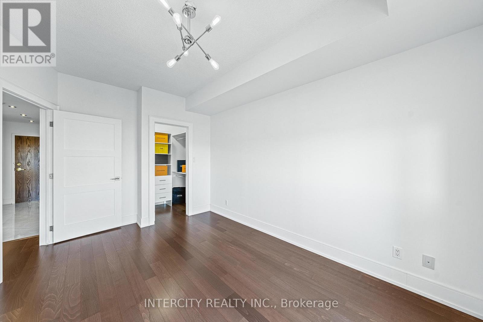 520 - 8 Maison Parc Court, Vaughan, Ontario  L4J 9K5 - Photo 22 - N12458393