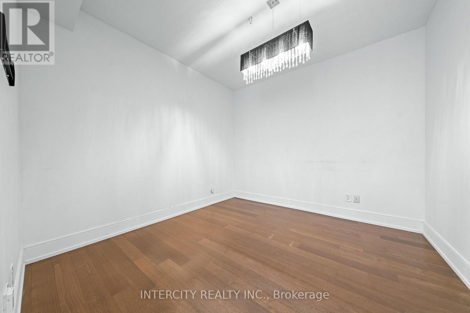 520 - 8 Maison Parc Court, Vaughan, Ontario  L4J 9K5 - Photo 24 - N12458393