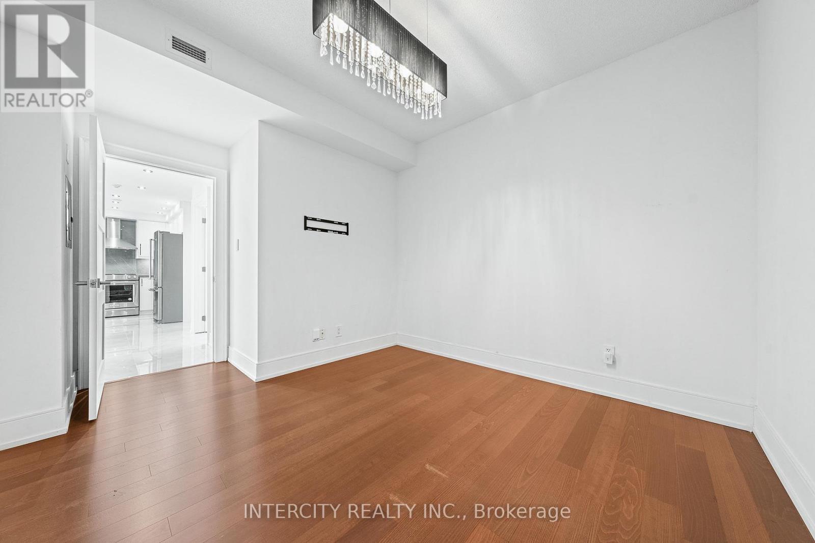 520 - 8 Maison Parc Court, Vaughan, Ontario  L4J 9K5 - Photo 25 - N12458393
