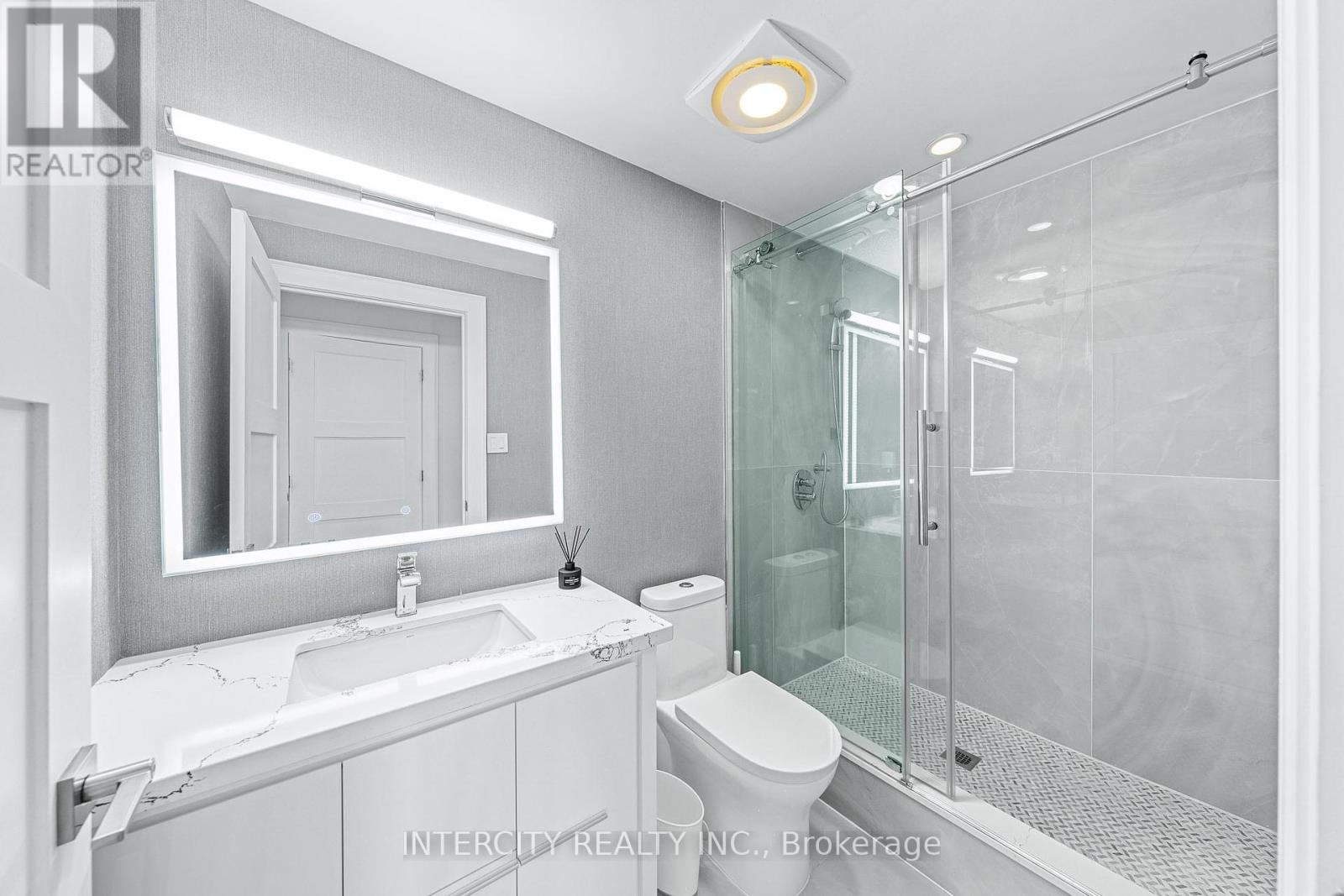 520 - 8 Maison Parc Court, Vaughan, Ontario  L4J 9K5 - Photo 29 - N12458393