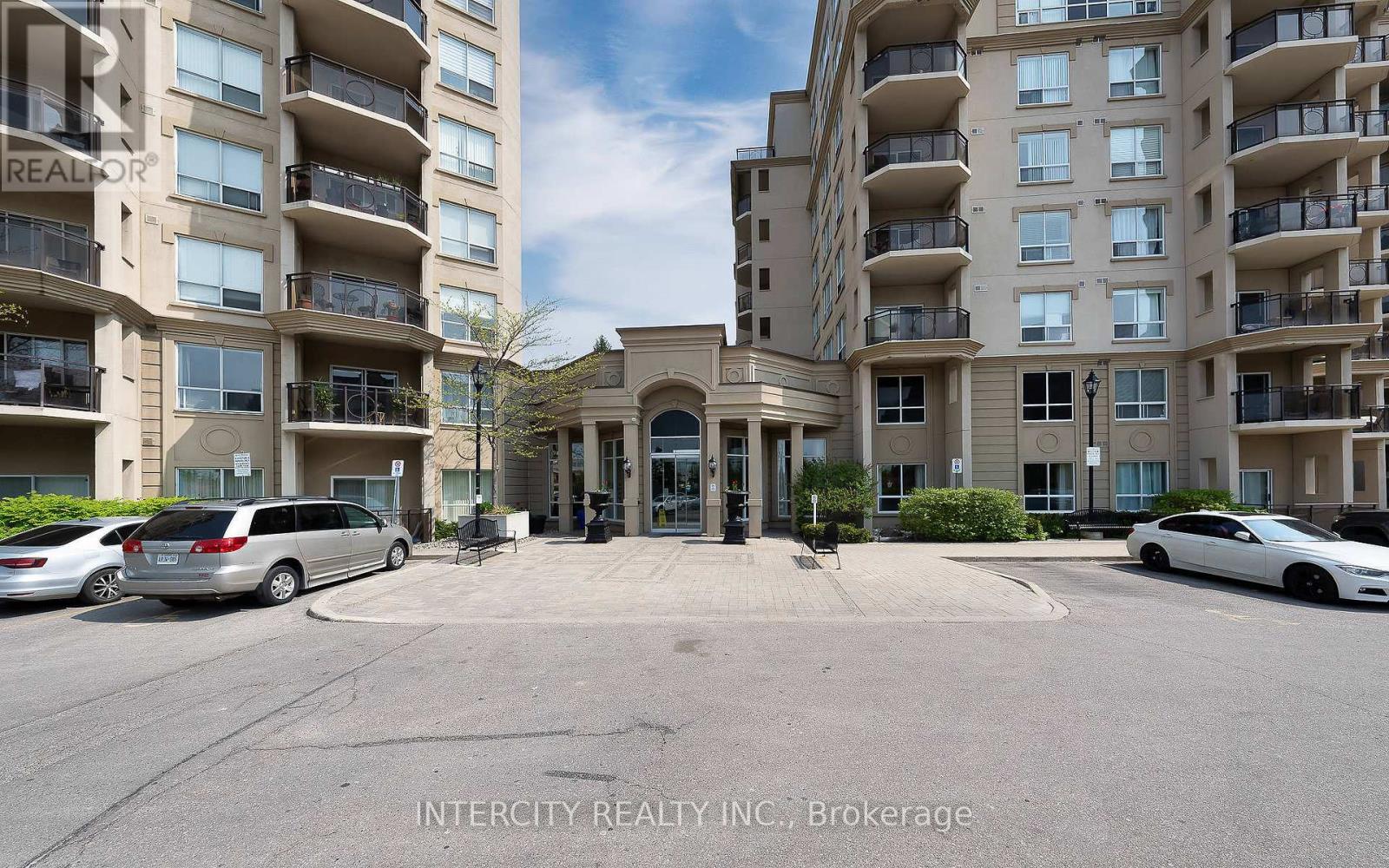 520 - 8 Maison Parc Court, Vaughan, Ontario  L4J 9K5 - Photo 3 - N12458393