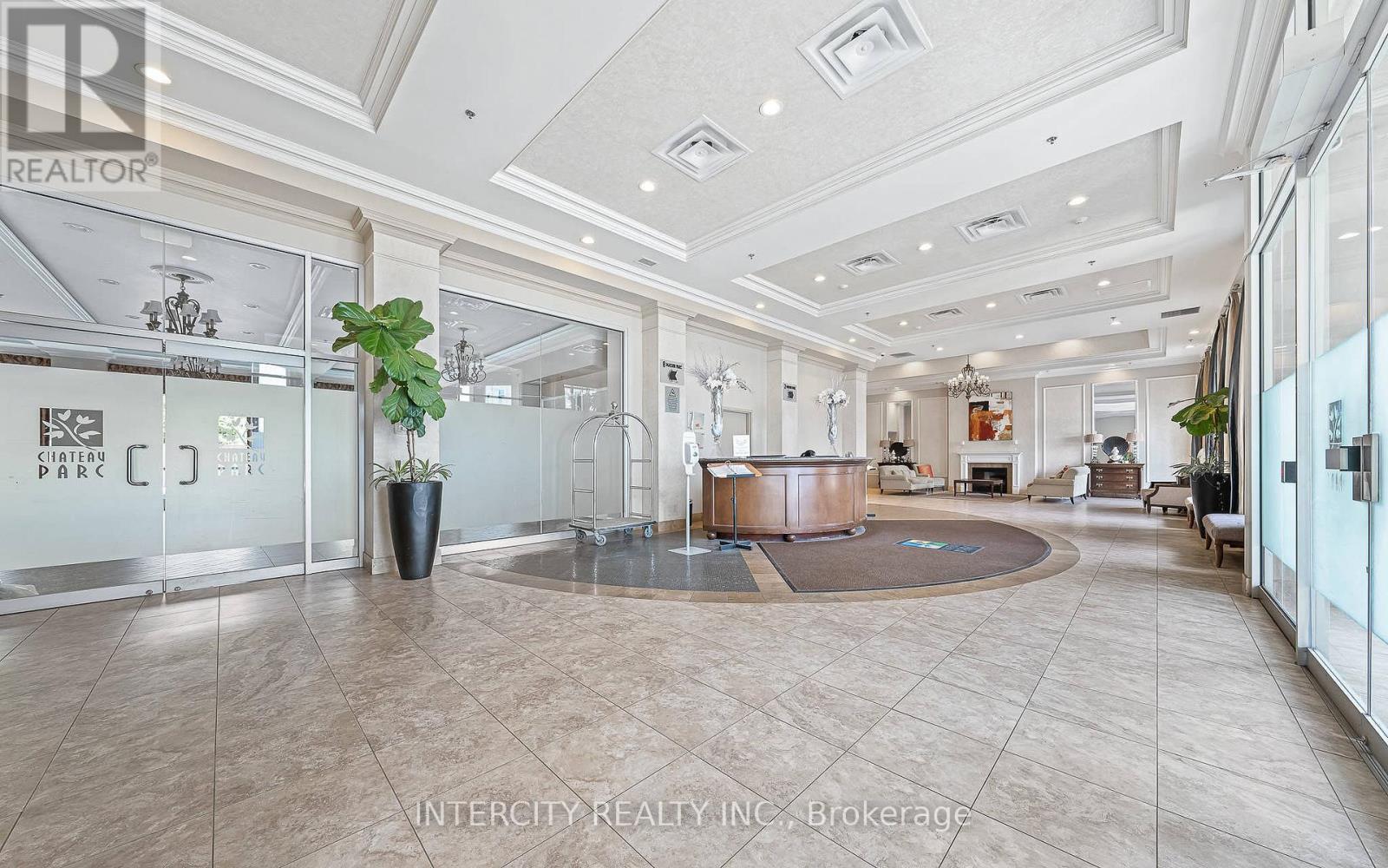 520 - 8 Maison Parc Court, Vaughan, Ontario  L4J 9K5 - Photo 4 - N12458393