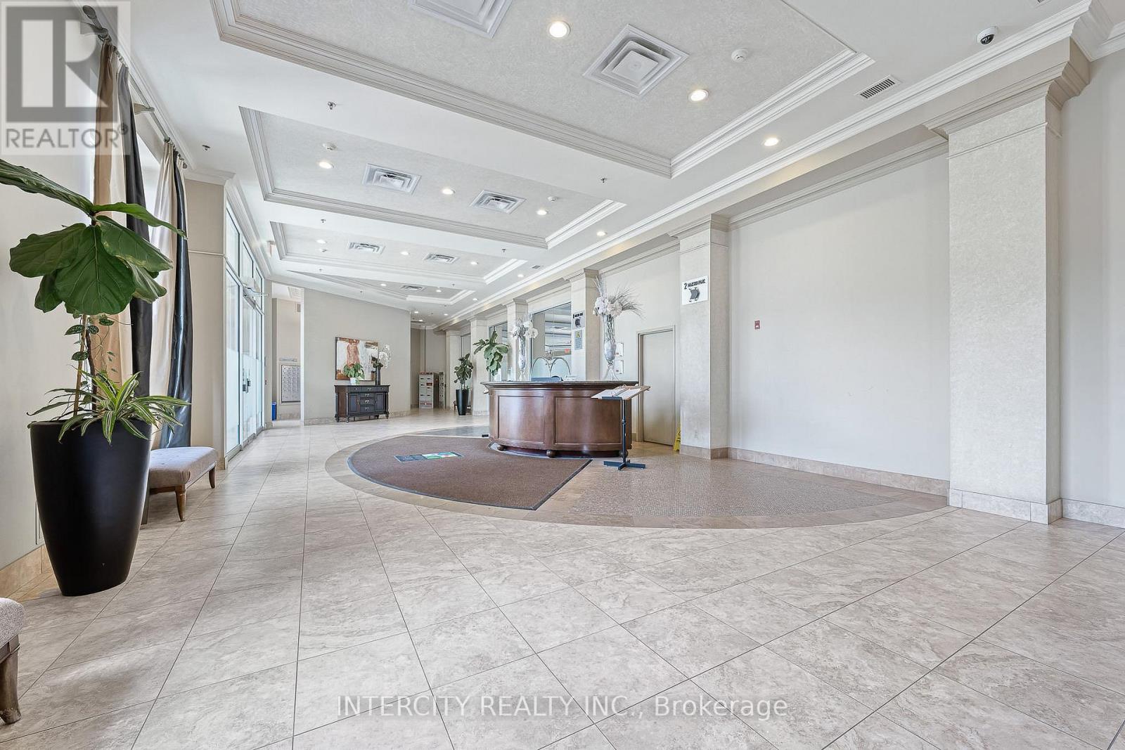 520 - 8 Maison Parc Court, Vaughan, Ontario  L4J 9K5 - Photo 7 - N12458393