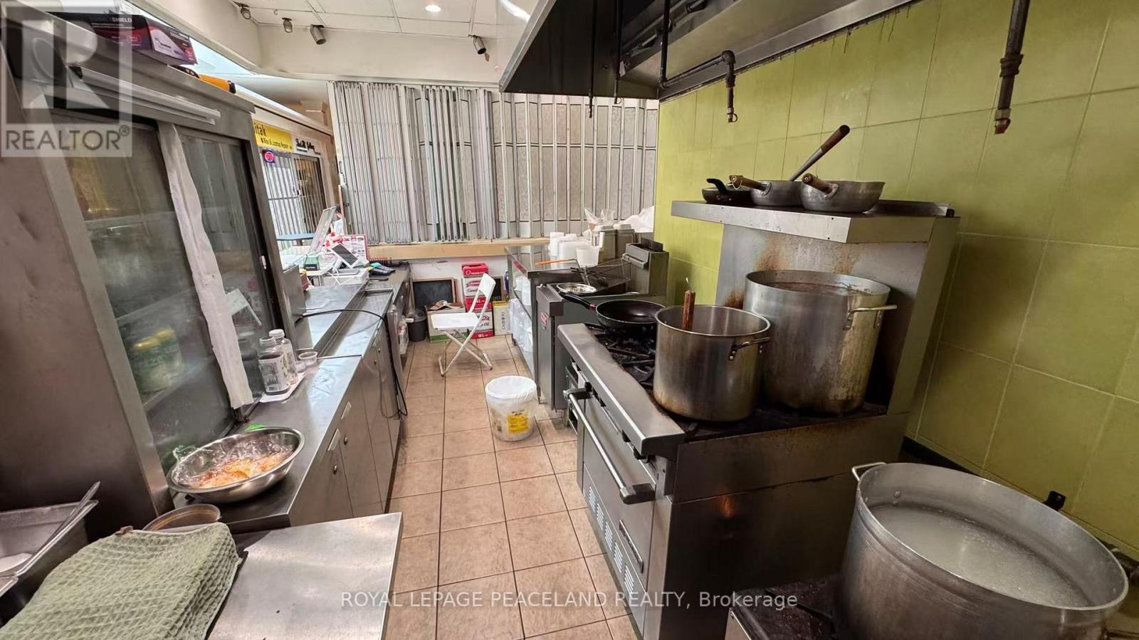12 - 670 Highway 7 E, Richmond Hill, Ontario  L4B 3P2 - Photo 3 - N12458413