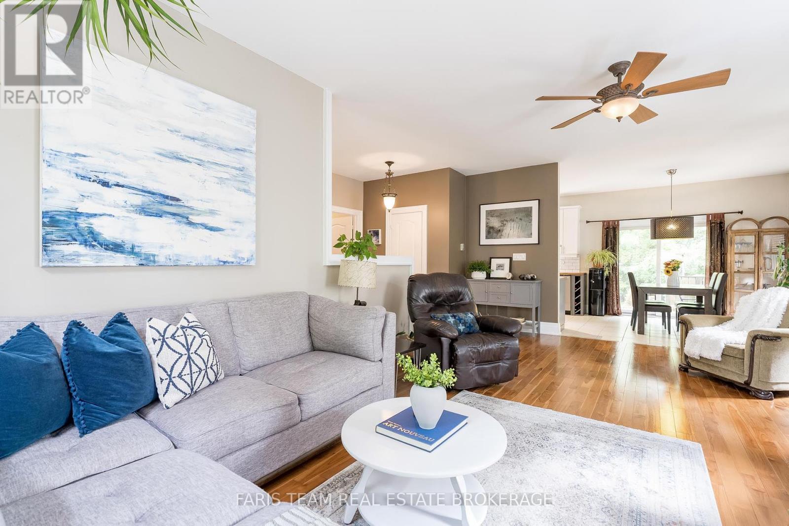 75 62nd Street S, Wasaga Beach, Ontario  L9Z 1V5 - Photo 12 - S12458417