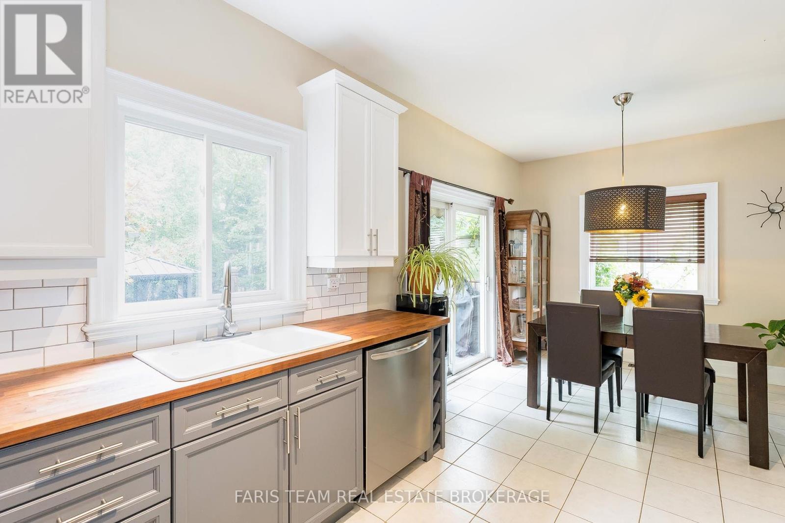 75 62nd Street S, Wasaga Beach, Ontario  L9Z 1V5 - Photo 7 - S12458417