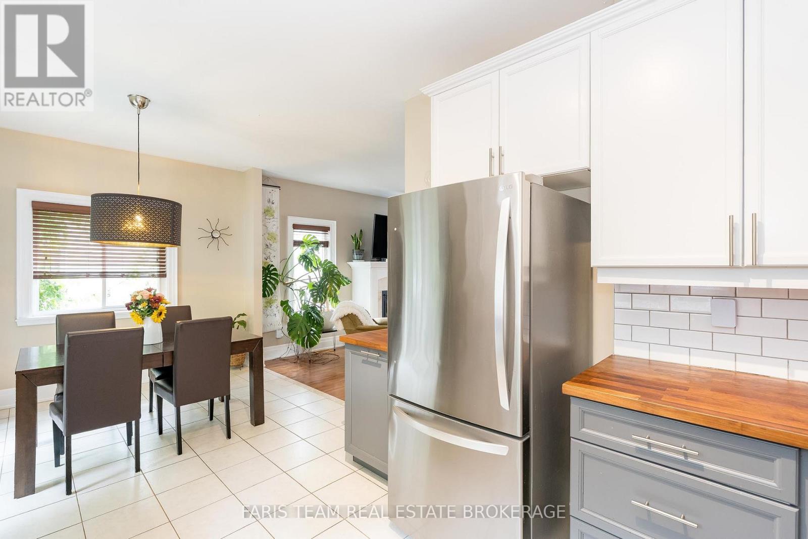 75 62nd Street S, Wasaga Beach, Ontario  L9Z 1V5 - Photo 8 - S12458417