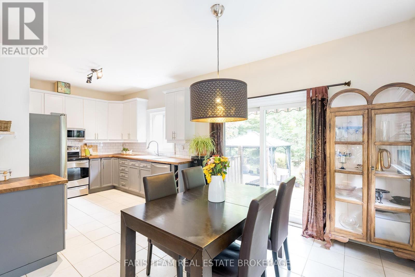 75 62nd Street S, Wasaga Beach, Ontario  L9Z 1V5 - Photo 9 - S12458417