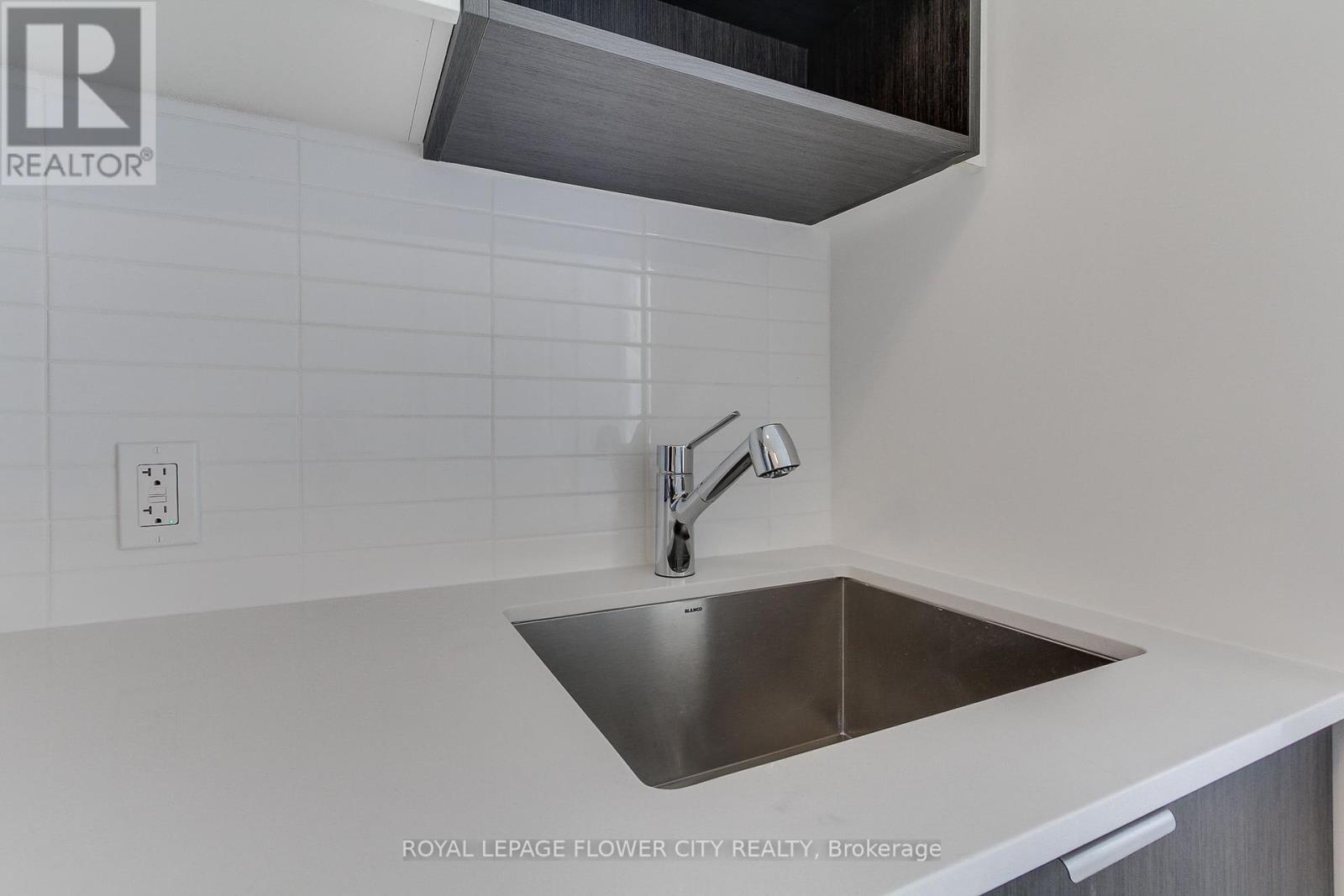 1506 - 202 Burnhamthorpe Road E, Mississauga, Ontario  L5A 0B2 - Photo 14 - W12458396