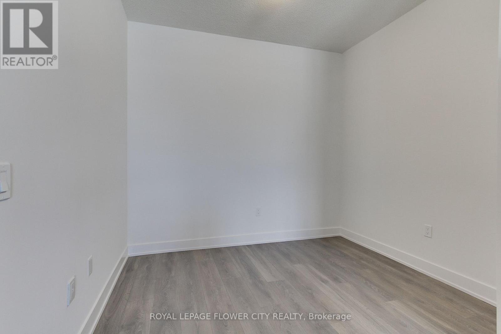 1506 - 202 Burnhamthorpe Road E, Mississauga, Ontario  L5A 0B2 - Photo 17 - W12458396