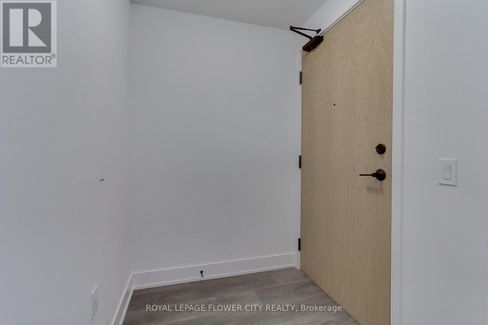 1506 - 202 Burnhamthorpe Road E, Mississauga, Ontario  L5A 0B2 - Photo 8 - W12458396