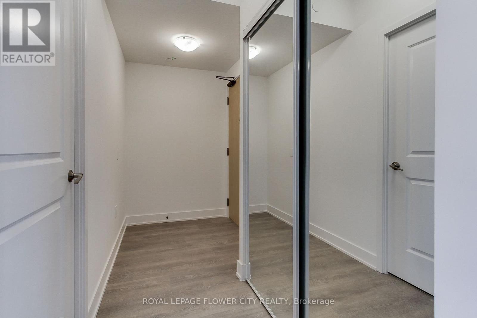 1506 - 202 Burnhamthorpe Road E, Mississauga, Ontario  L5A 0B2 - Photo 9 - W12458396