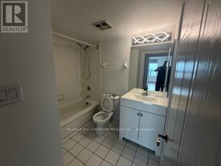 1810 - 135 Hillcrest Avenue, Mississauga, Ontario  L5B 4B1 - Photo 5 - W12458399