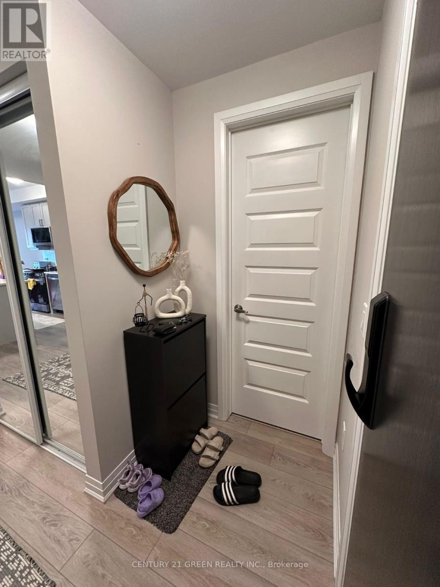 520 - 480 Gordon Krantz Boulevard, Milton, Ontario  L9E 1Z4 - Photo 5 - W12458401