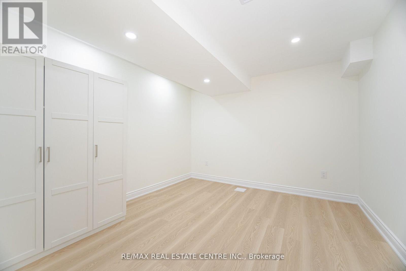 Lower - 351 Greenless Circle, Milton, Ontario  L9T 0X2 - Photo 17 - W12458412
