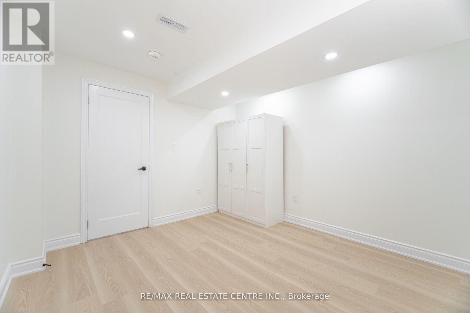 Lower - 351 Greenless Circle, Milton, Ontario  L9T 0X2 - Photo 18 - W12458412