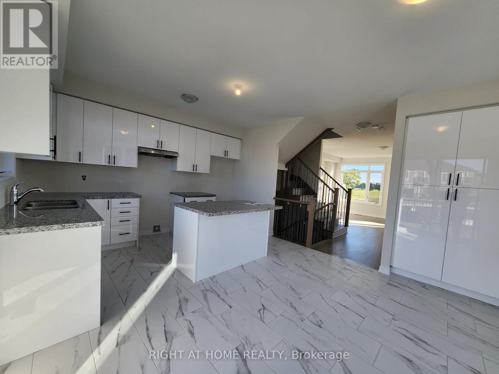 12304 Mclaughliin Road, Caledon, Ontario  L7C 4L7 - Photo 9 - W12458424