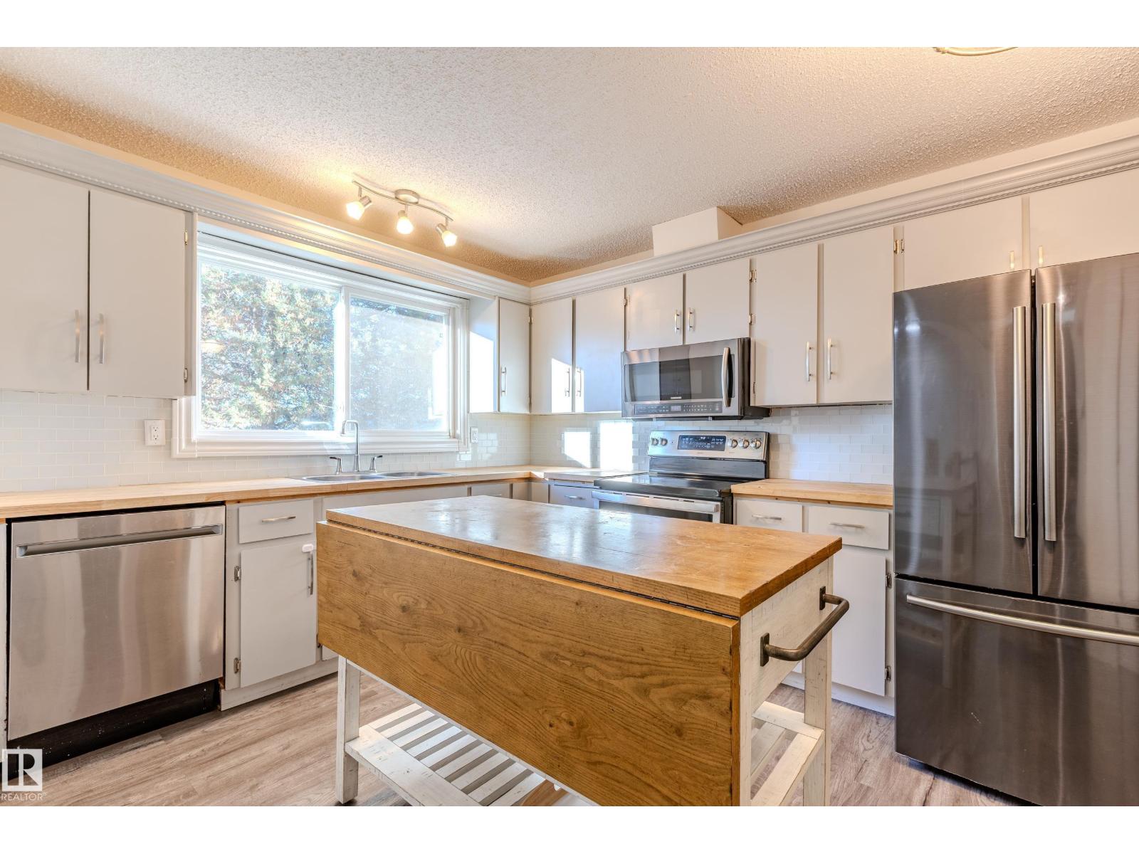 9713 100 Av, Morinville, Alberta  T8R 1G6 - Photo 14 - E4461833