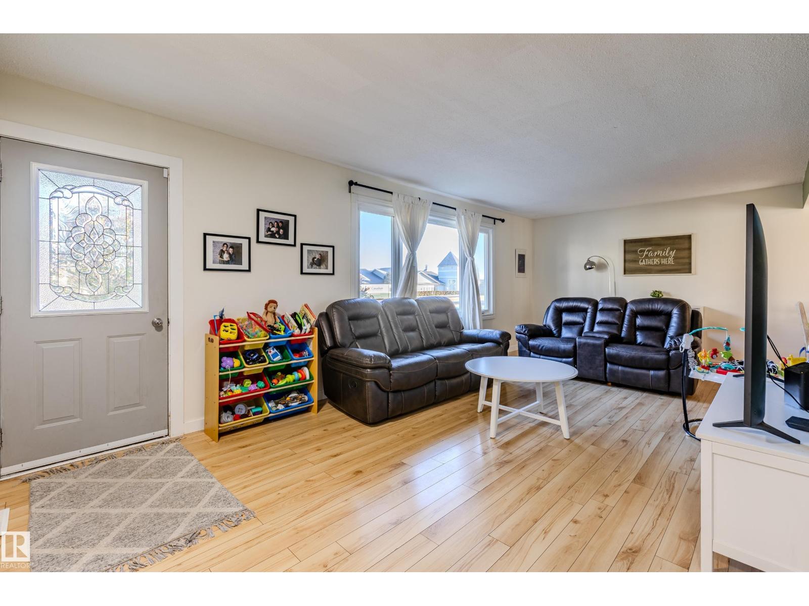 9713 100 Av, Morinville, Alberta  T8R 1G6 - Photo 6 - E4461833